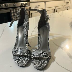 Snakeprint heels